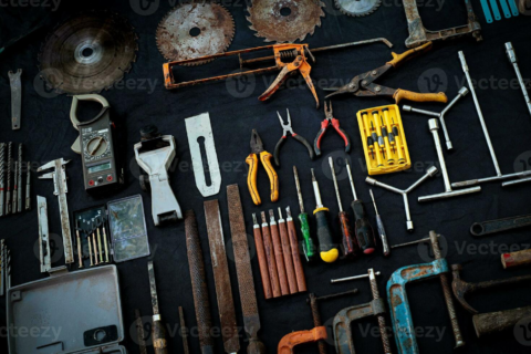Outils Manuels: Découvrez une gamme complète d'outils manuels pour tous vos projets de bricolage. Des marteaux aux tournevis, nos outils robustes et ergonomiques vous aideront à accomplir chaque tâche avec précision.